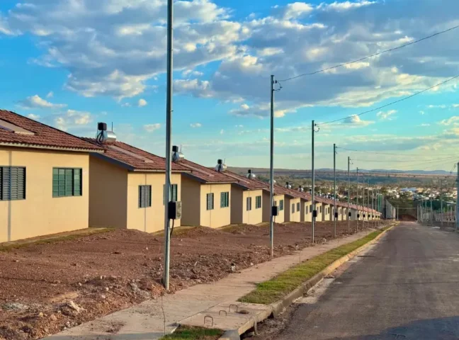 No mês do aniversário de Barra do Garças, prefeito Adilson e Caixa Econômica garantem a entrega da primeira etapa das casas do Residencial Carvalho
