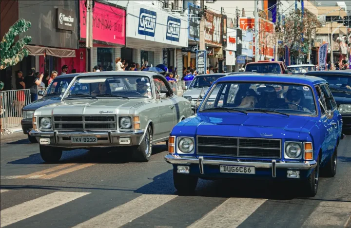 Clássicos do Araguaia começa nesta sexta-feira (7) com exposição de carros antigos em Barra do Garças